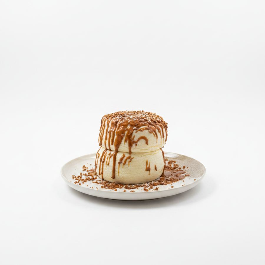 Fluffy pancake nappé de sauce spéculoos et éclats croquants